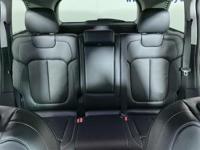 Photo of 2025 Silver Zynith Jeep Grand Cherokee
