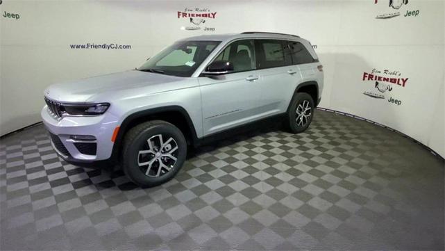 Photo of 2025 Silver Zynith Jeep Grand Cherokee