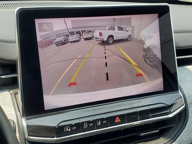 Photo of 2022 Bright White Clearcoat Jeep Compass