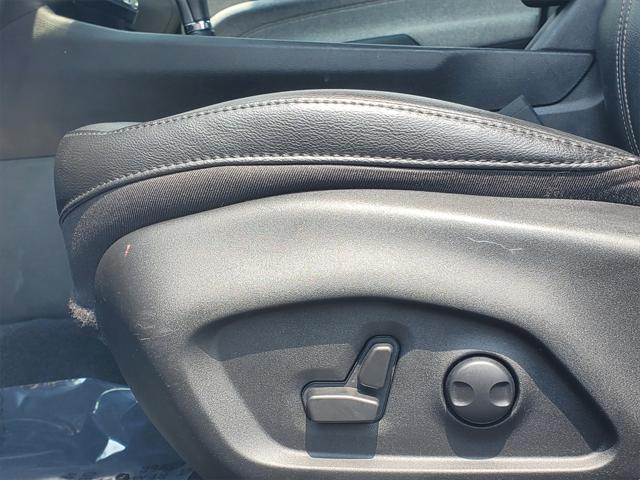 Photo of 2022 Bright White Clearcoat Jeep Compass