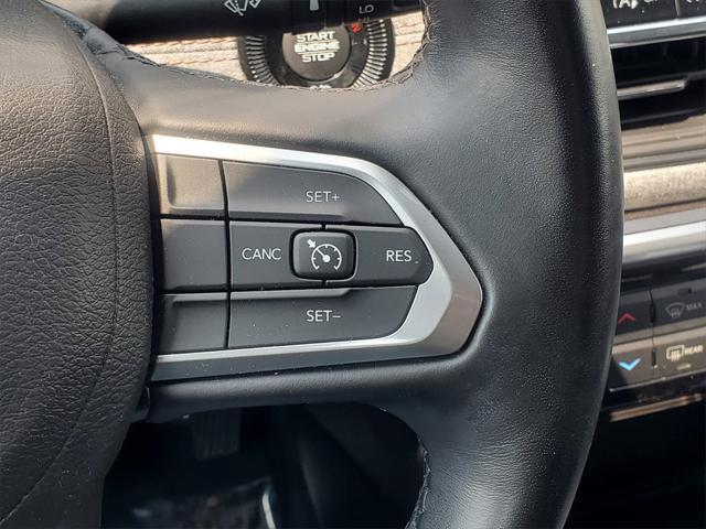 Photo of 2022 Bright White Clearcoat Jeep Compass