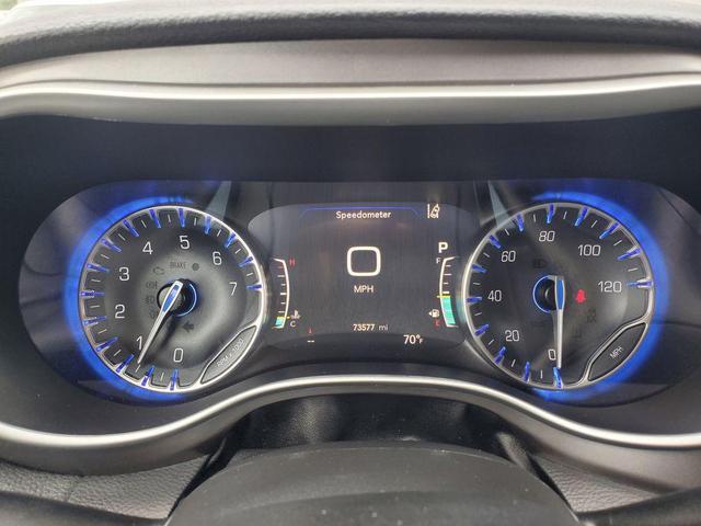 Photo of 2022 Granite Crystal Metallic Clearcoat Chrysler Pacifica