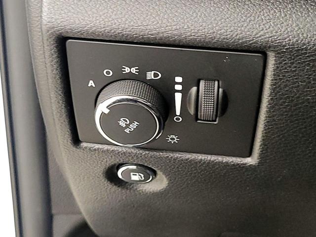 Photo of 2021 White Jeep Grand Cherokee
