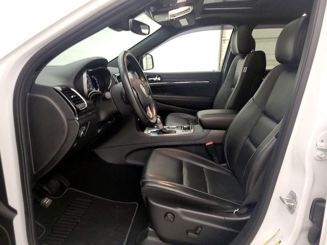 Photo of 2021 White Jeep Grand Cherokee