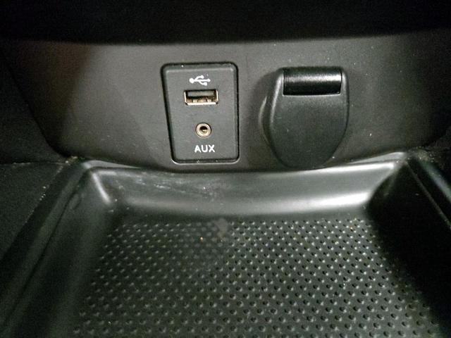 Photo of 2016 Silver Nissan Rogue