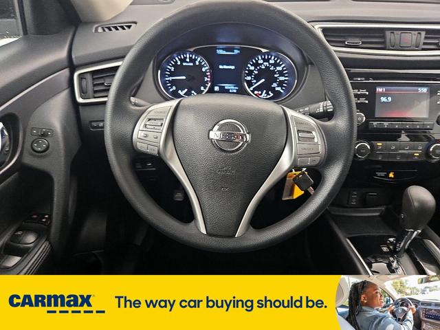 Photo of 2016 Silver Nissan Rogue