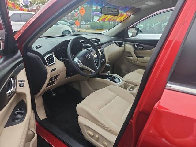 Photo of 2016 Red Nissan Rogue