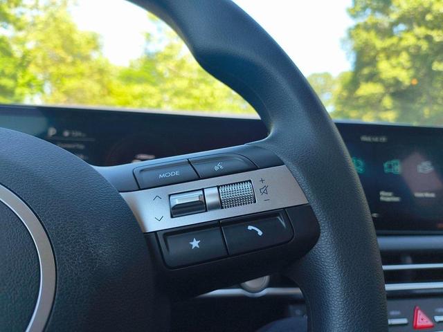 Photo of 2025 Serenity White Pearl Hyundai TUCSON