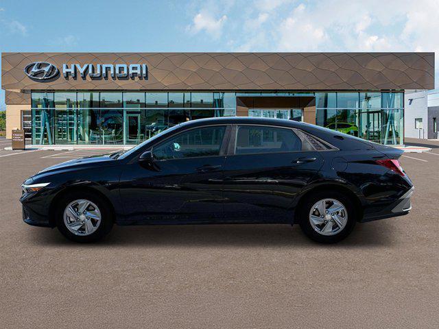 Photo of 2025 Abyss Black Hyundai ELANTRA