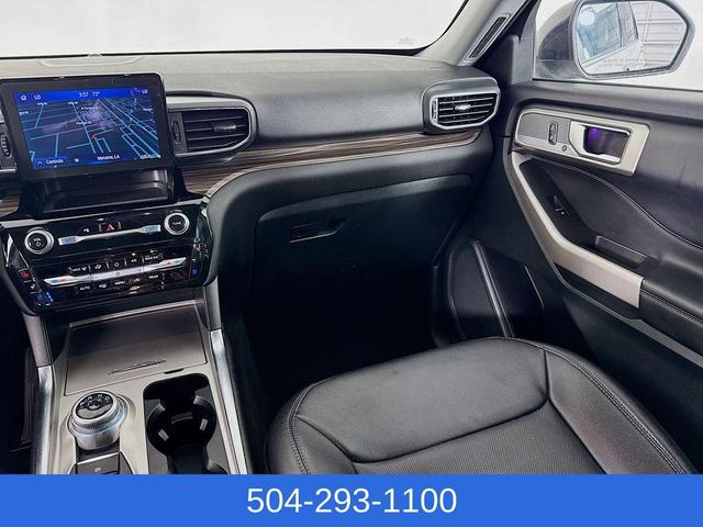 Photo of 2024 Oxford White Ford Explorer