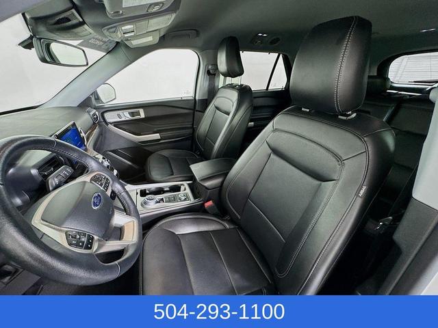 Photo of 2024 Oxford White Ford Explorer