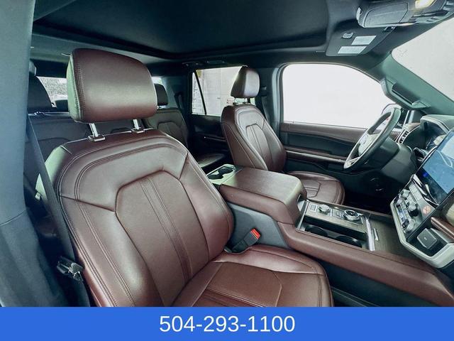 Photo of 2023 Agate Black Metallic Ford Expedition Max