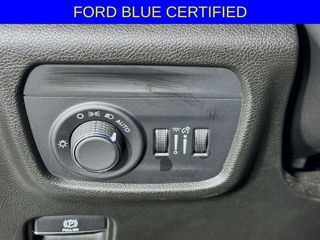Photo of 2023 Diamond Black Jeep Grand Cherokee L