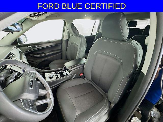 Photo of 2023 Diamond Black Jeep Grand Cherokee L