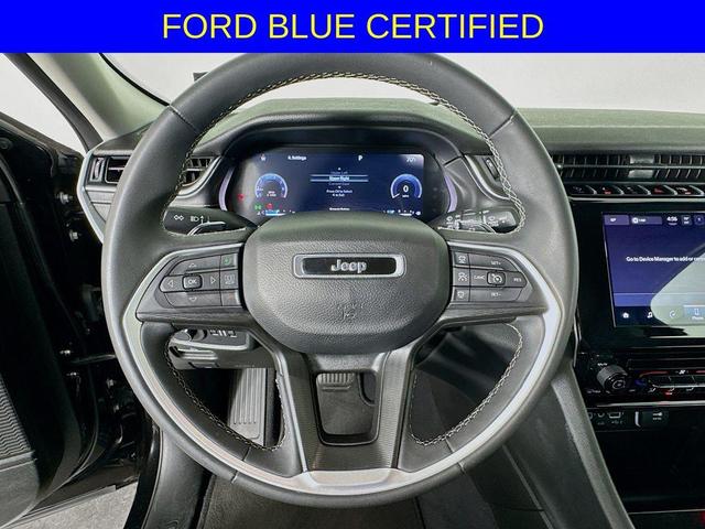 Photo of 2023 Diamond Black Jeep Grand Cherokee L