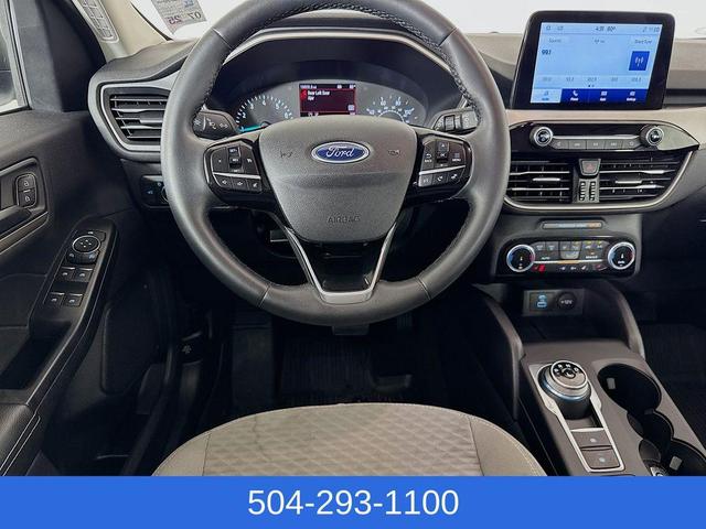 Photo of 2022 Oxford White Ford Escape