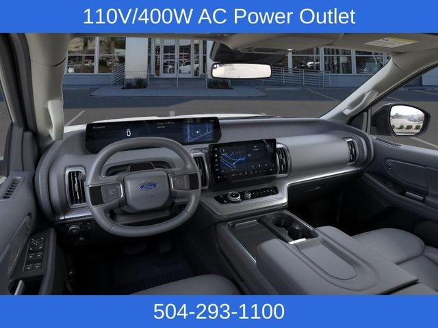Photo of 2025 Star White Ford Expedition Max