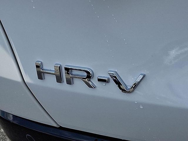 Photo of 2026 Platinum White Pearl Honda HR-V