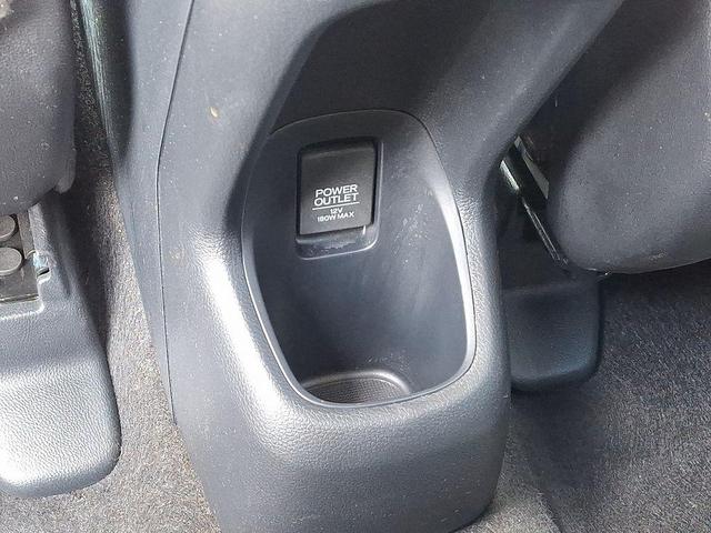 Photo of 2022 Platinum White Pearl Honda HR-V