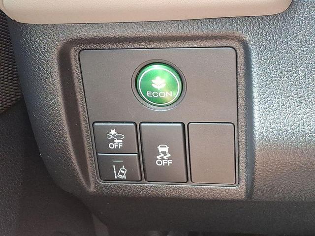 Photo of 2022 Platinum White Pearl Honda HR-V