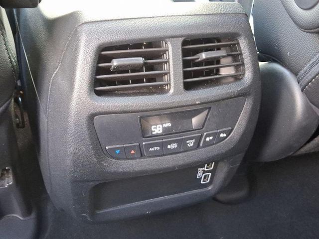 Photo of 2022 Platinum White Pearl Honda Pilot