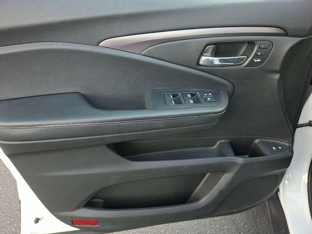 Photo of 2022 Platinum White Pearl Honda Pilot
