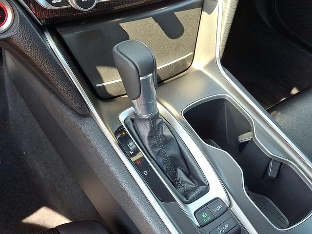 Photo of 2022 Platinum White Pearl Honda Accord