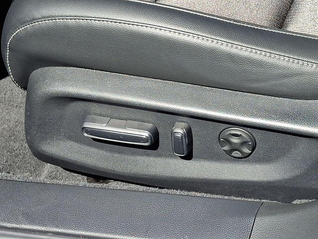 Photo of 2022 Platinum White Pearl Honda Accord