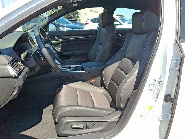 Photo of 2022 Platinum White Pearl Honda Accord