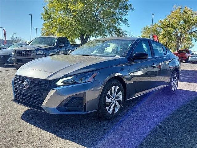 Photo of 2025 Gun Metallic Nissan Altima