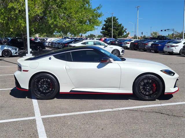 Photo of 2025 XBJ 2T White Black Nissan Z