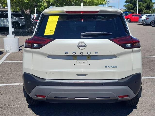 Photo of 2023 Pearl White Tricoat Nissan Rogue