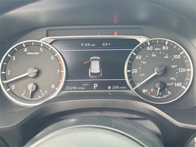 Photo of 2023 Glacier White Nissan Rogue