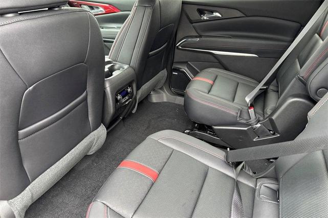 Photo of 2025 Sterling Gray Metallic Chevrolet Traverse