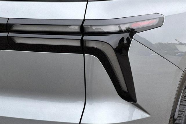 Photo of 2025 Sterling Gray Metallic Chevrolet Traverse