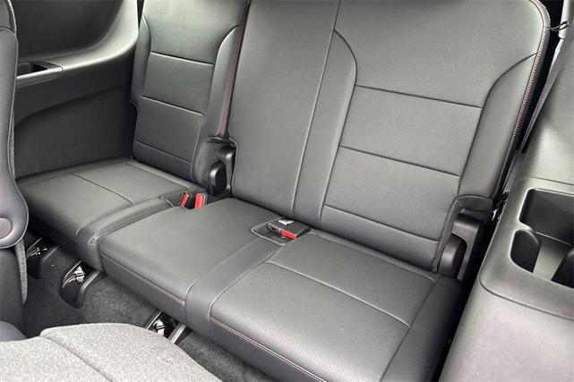 Photo of 2025 Sterling Gray Metallic Chevrolet Traverse