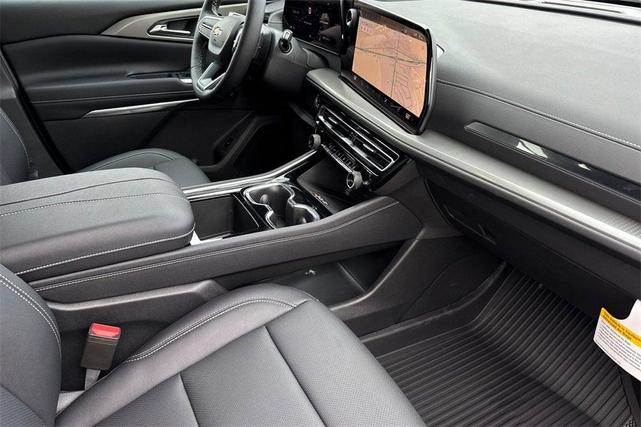 Photo of 2025 Mosaic Black Metallic Chevrolet Traverse