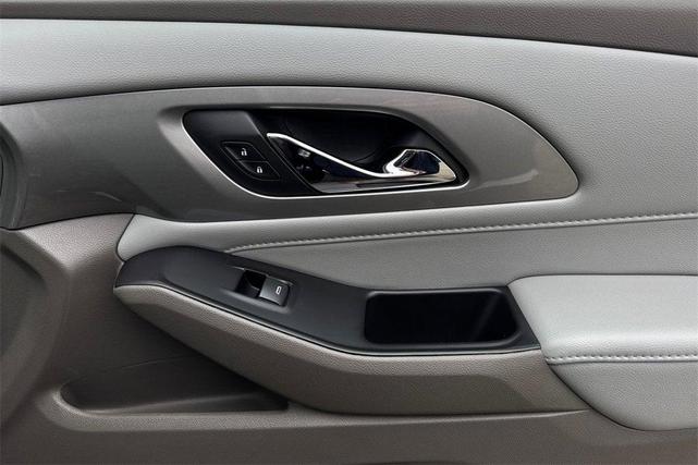 Photo of 2020 Midnight Blue Metallic Chevrolet Traverse