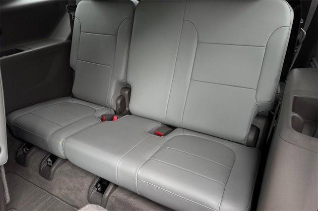 Photo of 2020 Midnight Blue Metallic Chevrolet Traverse
