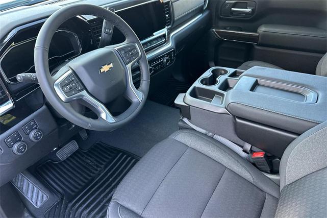 Photo of 2025 Summit White Chevrolet Silverado 2500