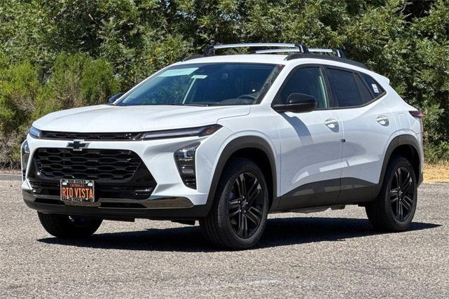 Photo of 2025 Summit White Chevrolet Trax