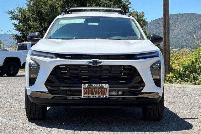Photo of 2025 Summit White Chevrolet Trax