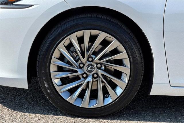 Photo of 2022  Lexus ES 350