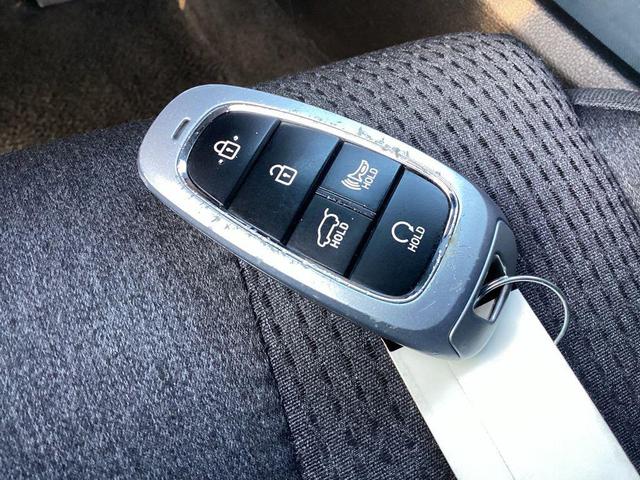 Photo of 2023 Hampton Gray Hyundai SANTA FE