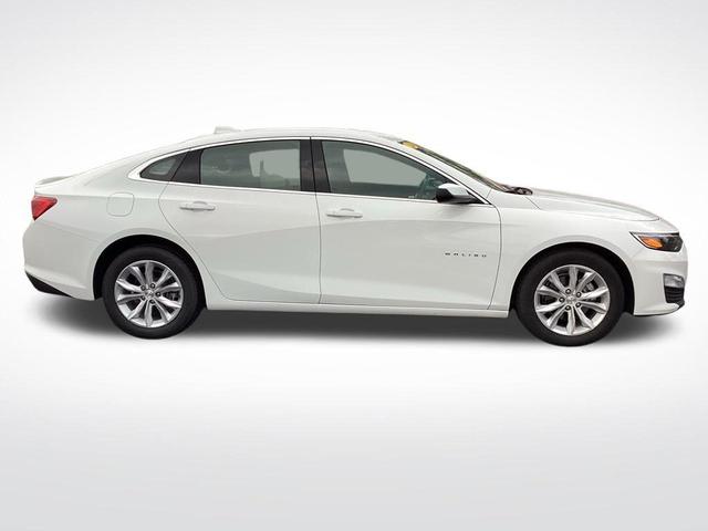 Photo of 2024 Summit White Chevrolet Malibu