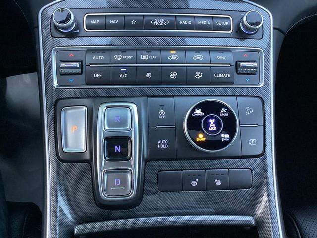 Photo of 2023 Shimmering Silver Pearl Hyundai SANTA FE