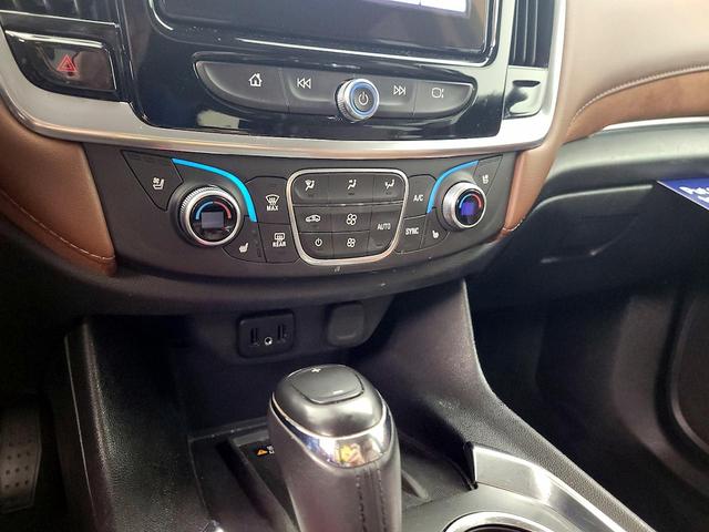 Photo of 2019 White Chevrolet Traverse