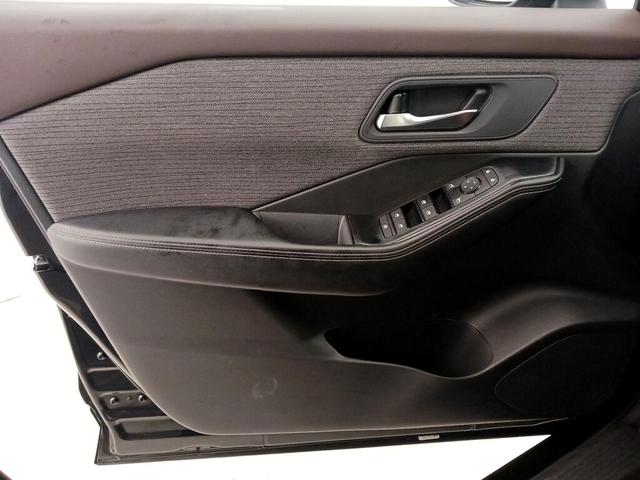 Photo of 2023 Black Nissan Rogue
