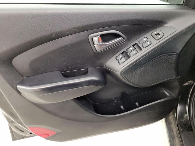 Photo of 2015 Black Hyundai TUCSON