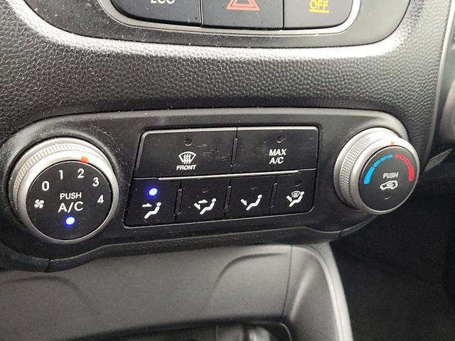 Photo of 2015 Black Hyundai TUCSON
